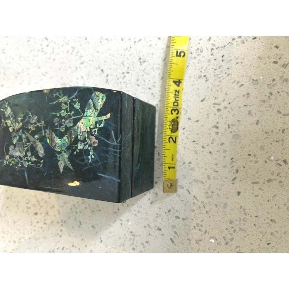 Vintage Mother of Pearl Inlay Lacquer Jewelry Box Teal Blue Bird Turtle Clasp‎
